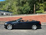 Used 2011 BMW 335i Convertible image 3