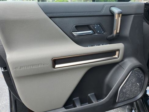 New 2025 GMC Hummer EV 2X w/ Extreme Off-Road Package image 17