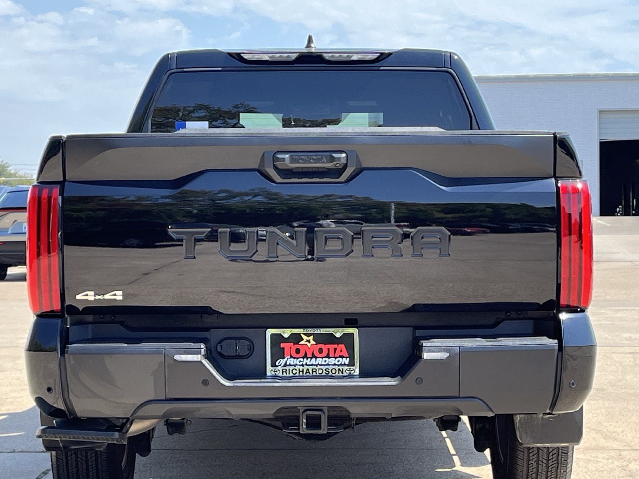Used 2026 Toyota Tundra SR5 w/ SR5 Convenience Package AWD/4WD image 5