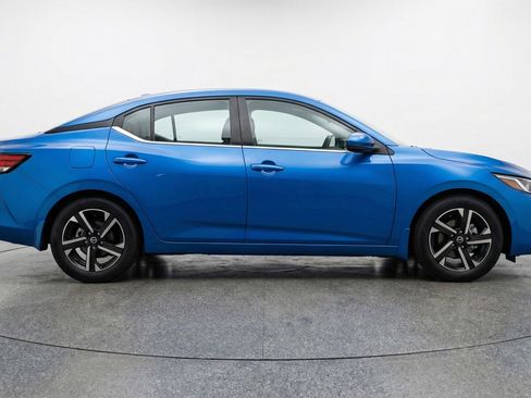 Used 2025 Nissan Sentra SV FWD image 11