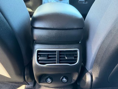 Used 2023 Hyundai Santa Fe SEL image 12