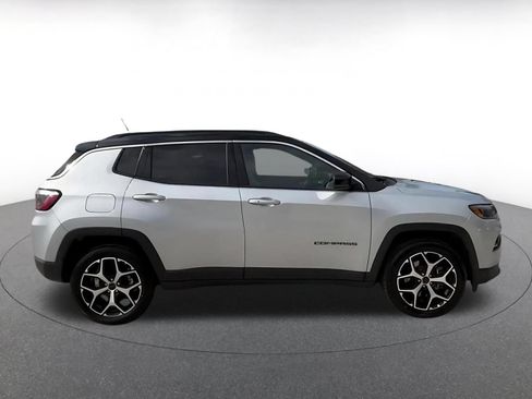 Used 2025 Jeep Compass Limited AWD/4WD image 16