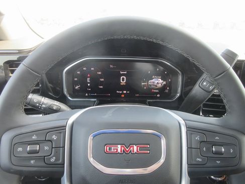 New 2026 GMC Sierra 1500 Elevation image 17