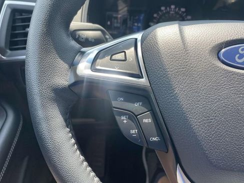 Used 2024 Ford Edge Titanium AWD/4WD image 32