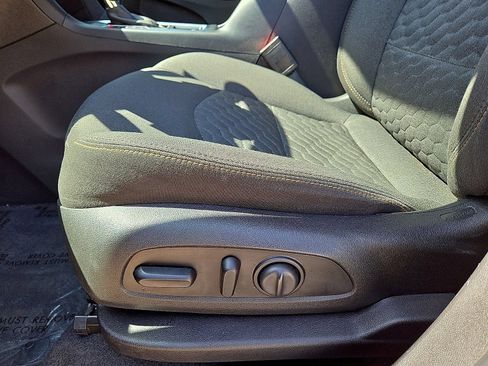Used 2019 Chevrolet Equinox LT FWD image 24