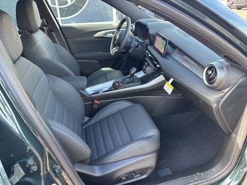 New 2026 Alfa Romeo Tonale Sprint w/ Black Premium Package image 22