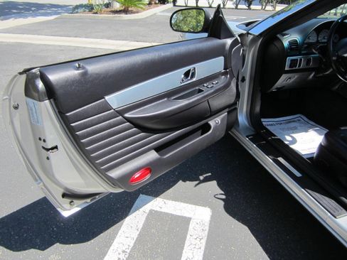 Used 2004 Ford Thunderbird Deluxe image 23