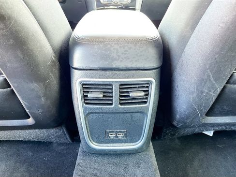 Used 2023 Chrysler 300 Touring w/ Sport Appearance Package RWD image 23