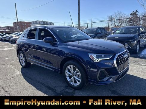 Used 2025 Audi Q3 2.0T Premium image 2