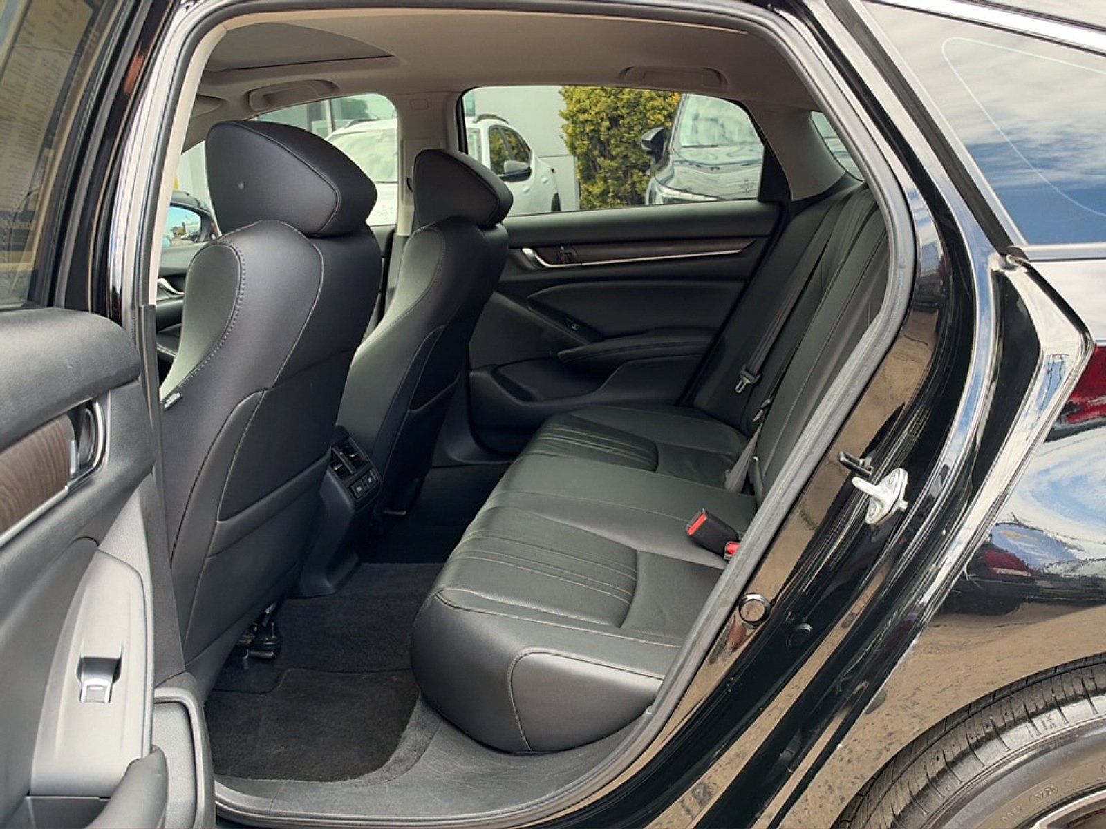 Used 2021 Honda Accord EX-L image 19
