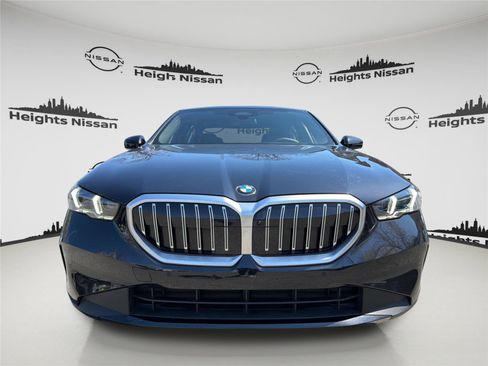 Used 2026 BMW 530i xDrive AWD/4WD image 8