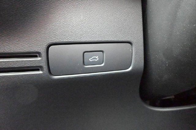 New 2026 Volvo XC40 B5 Plus w/ Climate Package AWD/4WD image 27