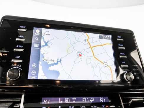 Used 2024 Toyota Sienna XLE Woodland Edition image 23