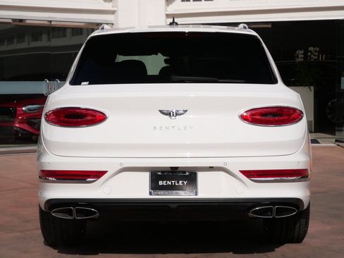 New 2025 Bentley Bentayga image 9