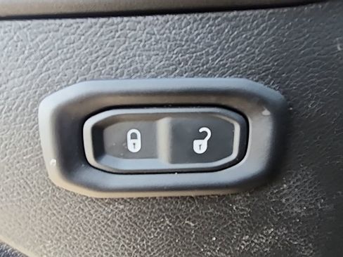 Used 2022 Jeep Gladiator Willys image 21