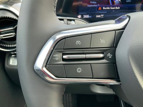 New 2026 Chevrolet Equinox LT w/ Convenience Package II image 18