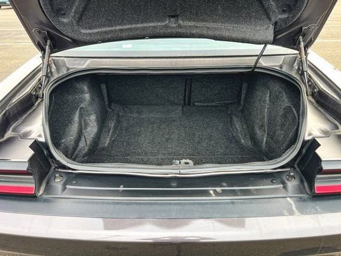 Used 2022 Dodge Challenger SXT image 10