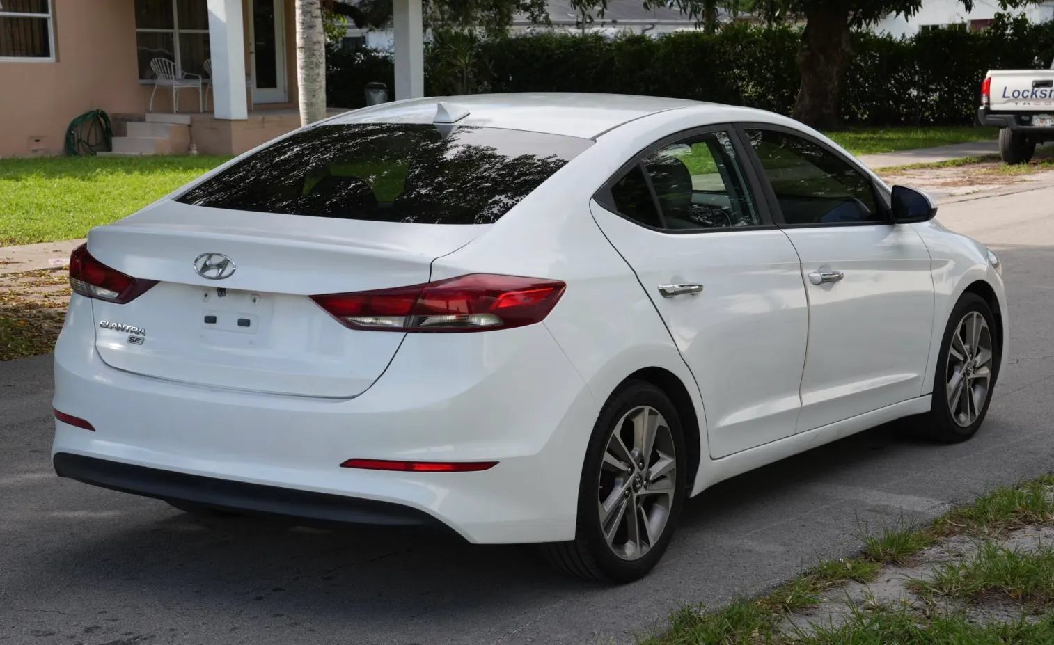 Used 2017 Hyundai Elantra SE FWD image 6