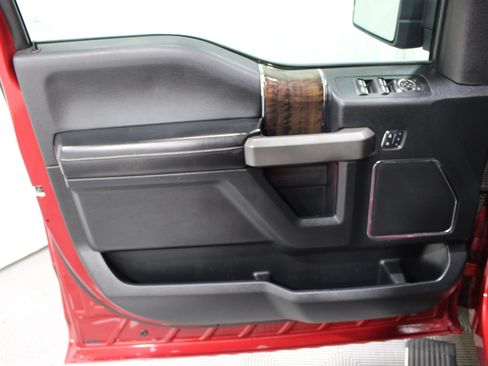 Used 2015 Ford F150 Platinum w/ Equipment Group 701A Luxury AWD/4WD image 6