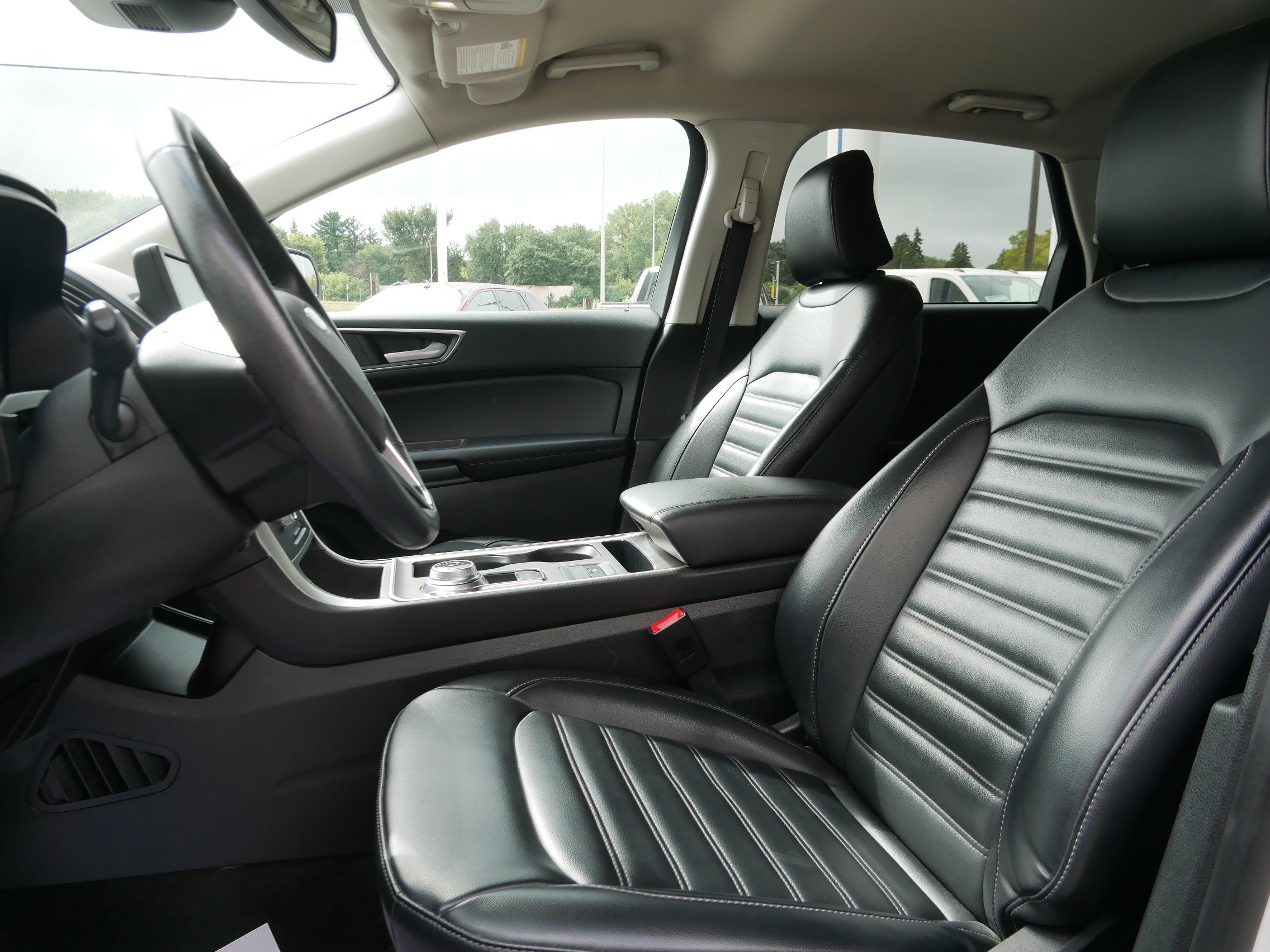 Used 2024 Ford Edge SEL AWD/4WD image 6