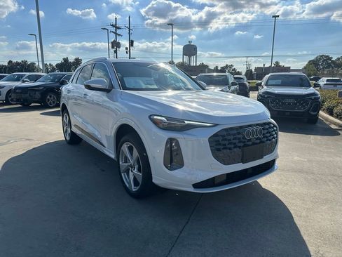 New 2025 Audi Q5 Premium Plus image 3