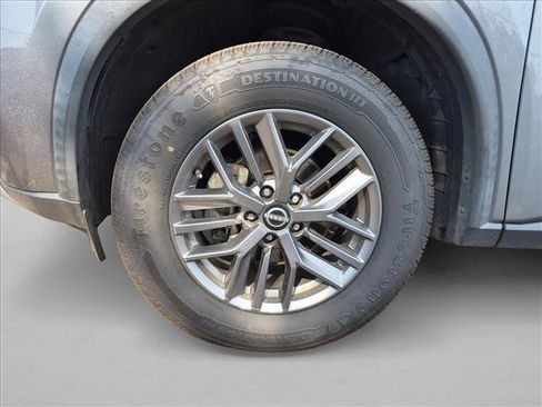 Used 2023 Nissan Rogue S AWD/4WD image 15