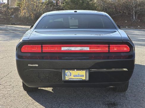 Used 2009 Dodge Challenger SE image 24