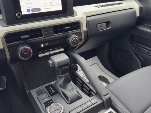 Used 2024 Toyota Tacoma TRD Off-Road image 18