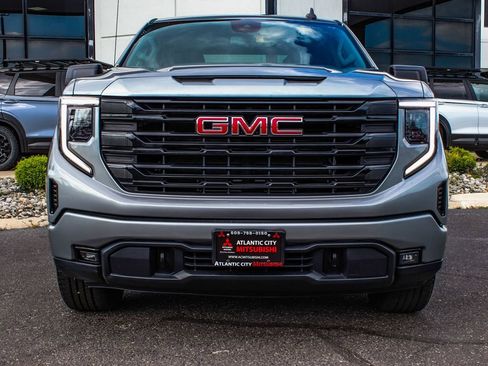 Used 2023 GMC Sierra 1500 Elevation image 2