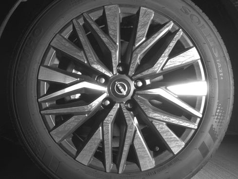 Used 2025 Nissan Altima 2.5 SV FWD image 12