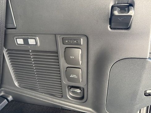 New 2025 Ford Expedition Active image 21