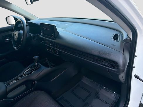 Certified 2023 Honda HR-V LX image 31