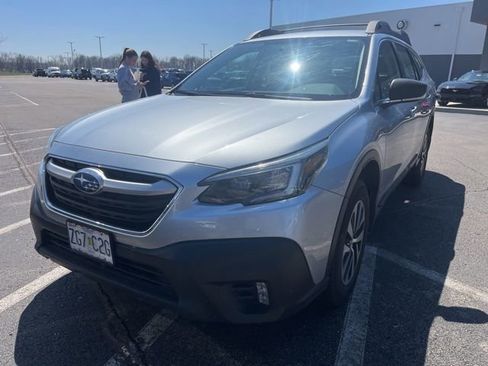 Used 2022 Subaru Outback 2.5i image 2