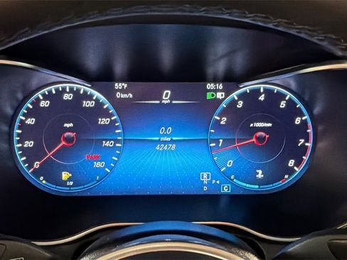 Used 2021 Mercedes-Benz GLC 300 4MATIC w/ AMG Line image 32