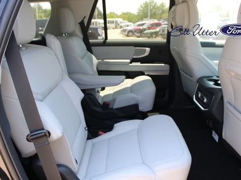 New 2027 Ford Expedition Platinum RWD image 9