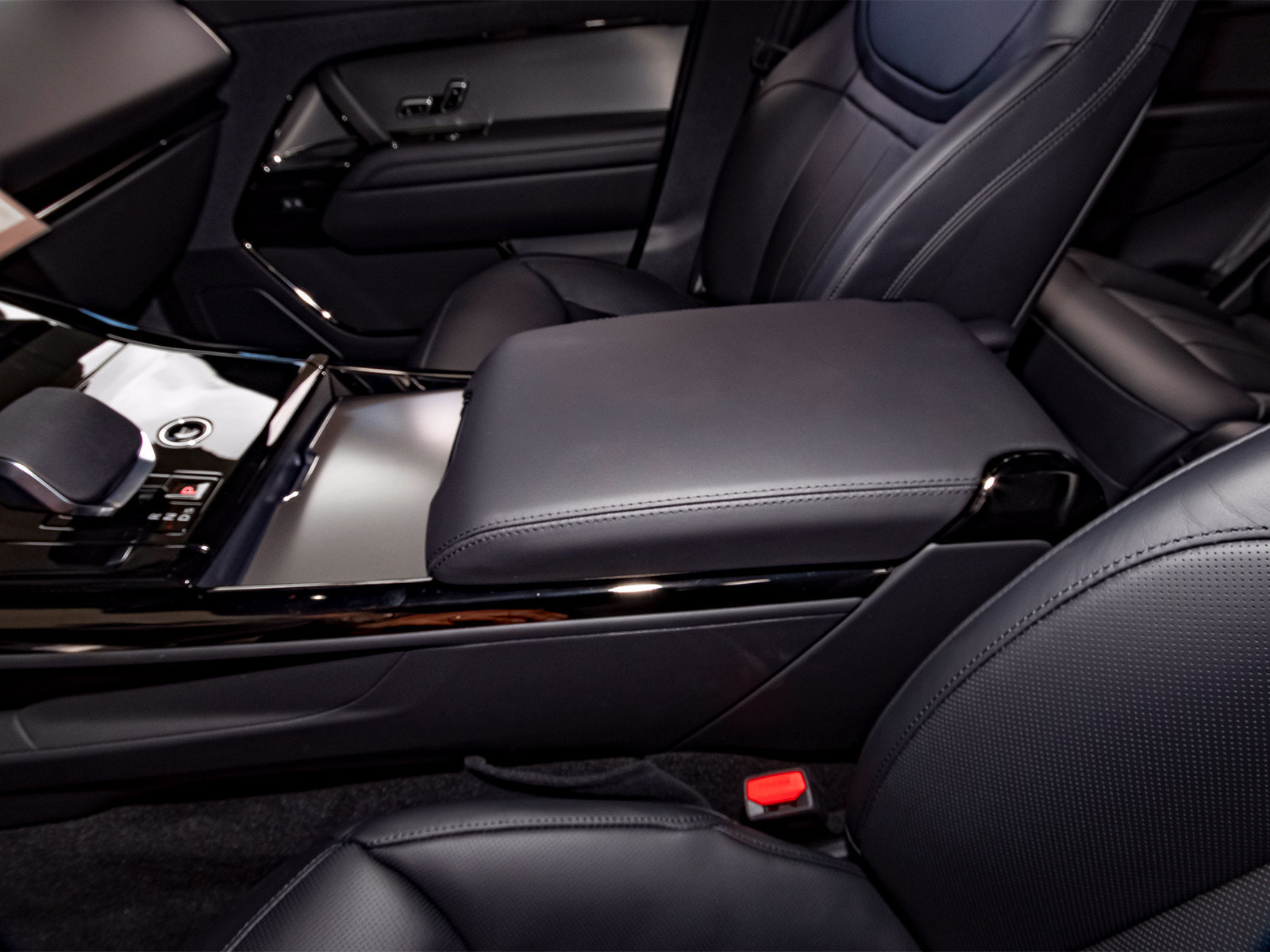 New 2026 Land Rover Range Rover Sport SE AWD/4WD image 29