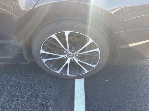 Used 2020 Toyota Camry SE image 8