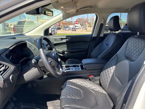 Used 2023 Ford Edge Titanium image 9