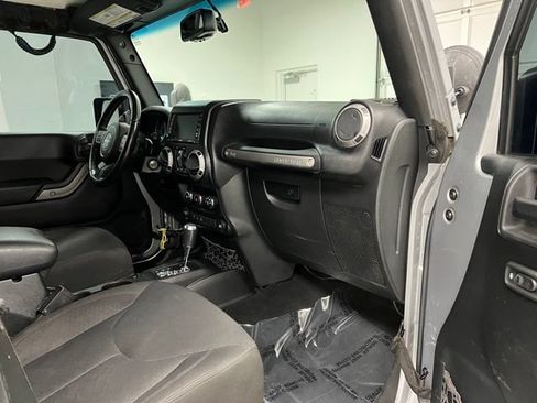 Used 2015 Jeep Wrangler Unlimited Sport w/ Quick Order Package 24S AWD/4WD image 49