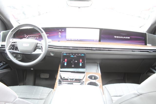 Used 2025 Cadillac Escalade ESV Sport Platinum w/ LPO, Floor Liner Package AWD/4WD image 25