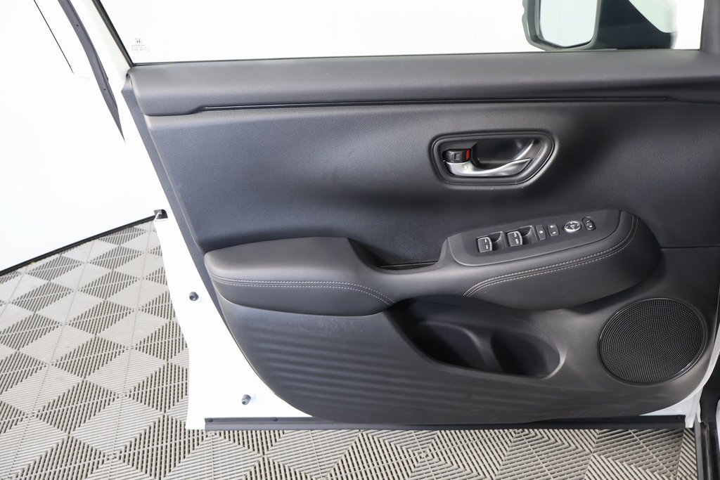 Used 2024 Honda HR-V EX-L image 12