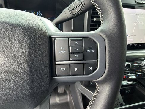 Used 2025 Ford F250 Lariat w/ Chrome Package image 28