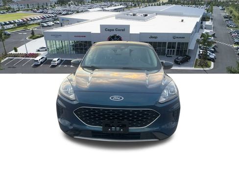 Used 2020 Ford Escape SE image 2