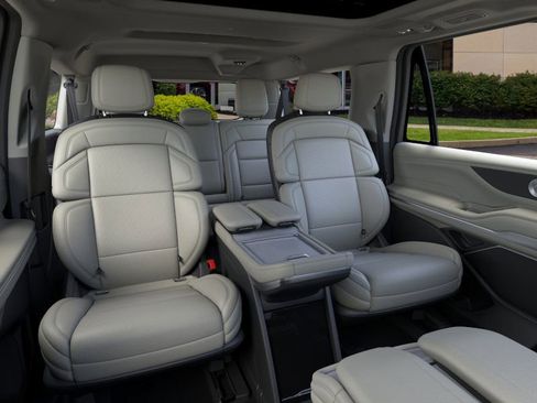 New 2026 Lincoln Navigator L Reserve image 11