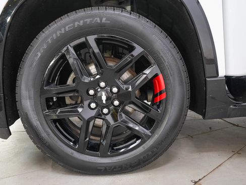 Used 2018 Chevrolet Traverse Premier w/ LPO, 'HIT The Road' Package AWD/4WD image 32