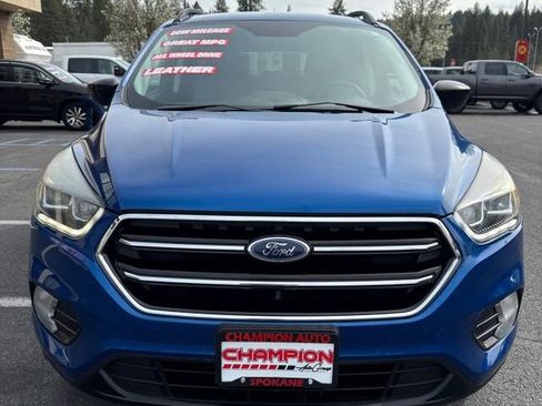 Used 2017 Ford Escape SE w/ Equipment Group 201A AWD/4WD image 3