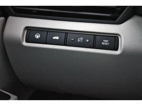 Certified 2024 Nissan Altima 2.5 SV w/ SV Premium Package FWD image 23