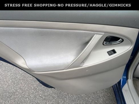 Used 2009 Toyota Camry LE image 11