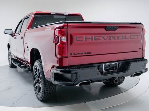 Used 2021 Chevrolet Silverado 1500 LT Trail Boss w/ Convenience Package II image 3