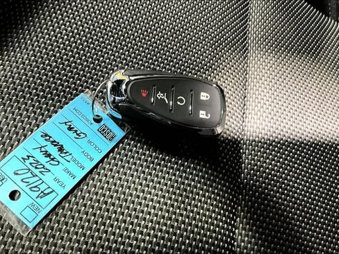 Used 2023 Chevrolet Traverse LT FWD image 33